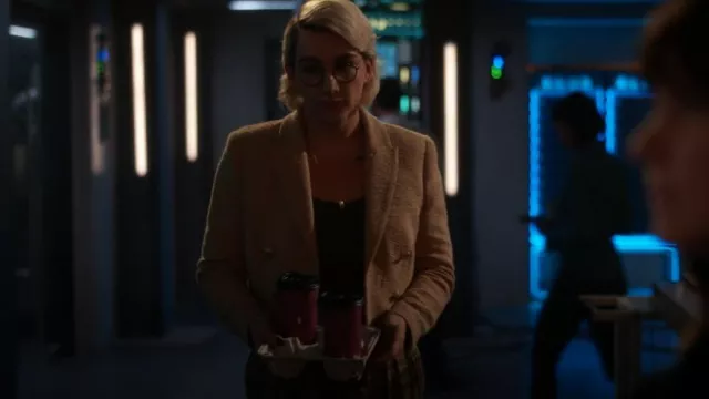 L’Agence Inez Blazer rogné porté par Ian Wright (Mason Alexander Park) vu dans Quantum Leap (S01E11)