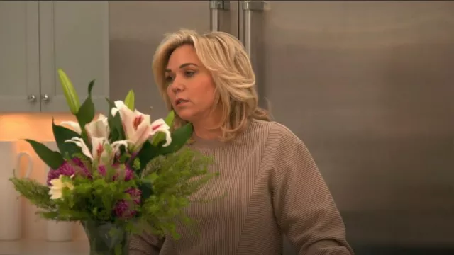 Varley Arleta Rib Knit Sudadera usada por Julie Chrisley como se ve en Chrisley Knows Best (S10E03)