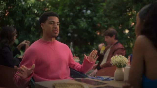 Jay Solid Wool Sweater porté par Andre Johnson, Jr. (Marcus Scribner) vu dans grown-ish (S05E16)