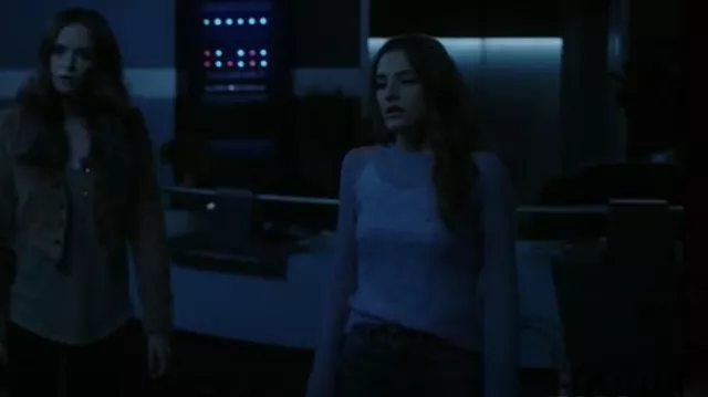 Monrow Shoulder Cut-Out Sweater worn by Allegra Garcia (Kayla Compton) as seen in The Flash (S09E04)