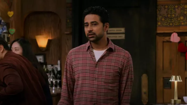 Faherty The Movement Featherweight Flannel worn by Sid (Suraj Sharma) as seen in How I Met Your Father (S02E07)
