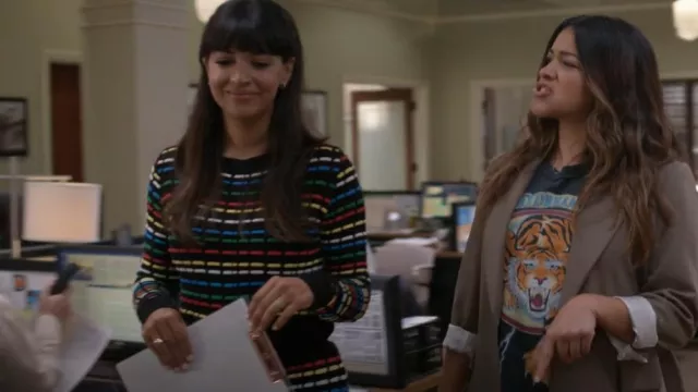 Endless Rose Stitch Knit Sweater worn by Sam (Hannah Simone) as seen in Not Dead Yet (S01E06)