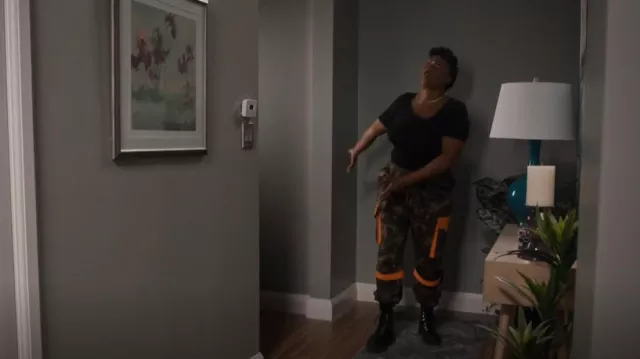 Stylz N Couture Indiana Babe Pants usados por Det. Kelly Duff (Adrienne C. Moore) como se ve en Pretty Hard Cases (S03E10)