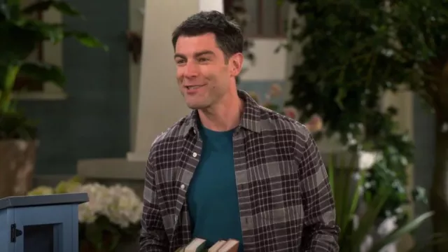 Gap 100% Organic Cotton Midweight Flannel Shirt worn by Dave Johnson (Max Greenfield) as seen in The Neighborhood (S05E15)