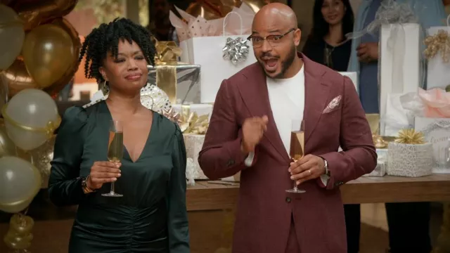 Veronica Beard Beck Robe portée par Gloria (Sasheer Zamata) vue dans Grand Crew (S01E01)