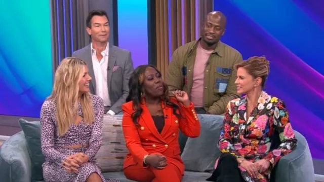 Chaqueta Veronica Beard Miller en rojo llama usada por Sheryl Underwood como se ve en CBS Mornings el 7 de marzo de 2023