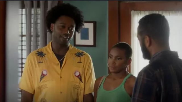 Chemise brodée brodée de crème glacée Lebowski portée par Noah Koles (Echo Kellum) vue dans Grand Crew (S02E02)