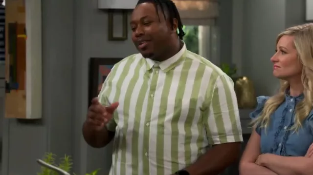 H&M Regular Fit Cotton Shirt worn by Marty Butler (Marcel Spears) as seen in The Neighborhood (S05E16)