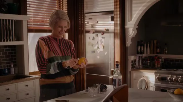 Dries Van Noten Colorblock Abstract Stripe Sweater usado por Miranda Hobbes (Cynthia Nixon) como se ve en And Just Like That... (S01E05)