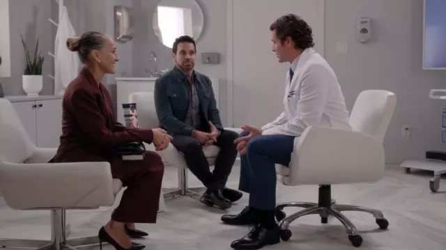 Manolo Blahnik Vintage Pumps worn by Carrie Bradshaw (Sarah Jessica Parker) as seen in And Just Like That… (S01E06)