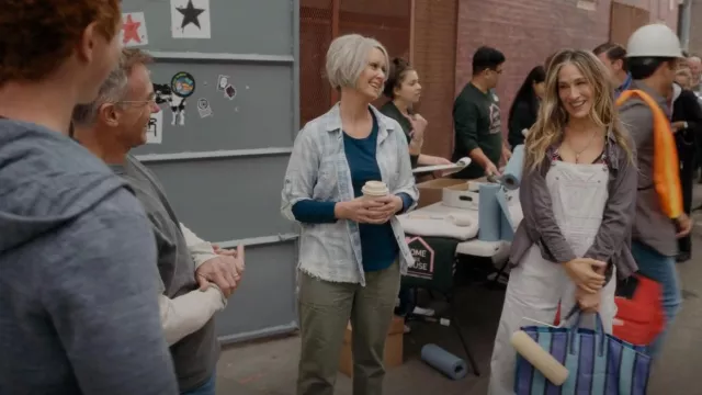 Madewell Griff Tapered Fatigue Pants usados por Miranda Hobbes (Cynthia Nixon) como se ve en And Just Like That... (S01E09)