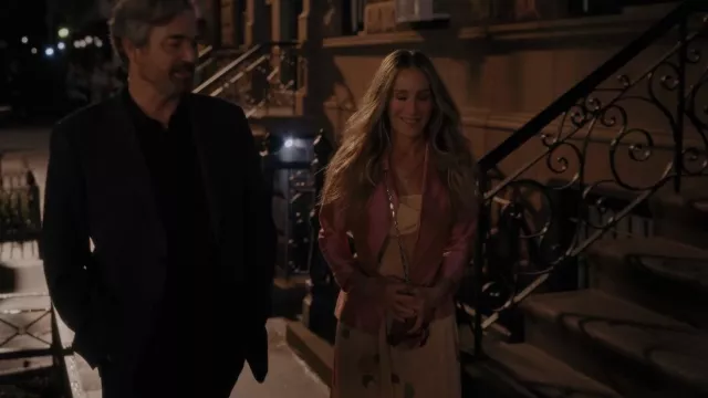 Paco Rabanne Mini Sparkle 1969 Sac porté par Carrie Bradshaw (Sarah Jessica Parker) comme on le voit dans And Just Like That... (S01E09)