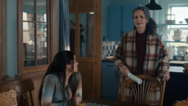 Louise Misha Morlando Abrigo de lana y alpaca usado por Del Landry (Andie MacDowell) como se ve en The Way Home (S01E09)
