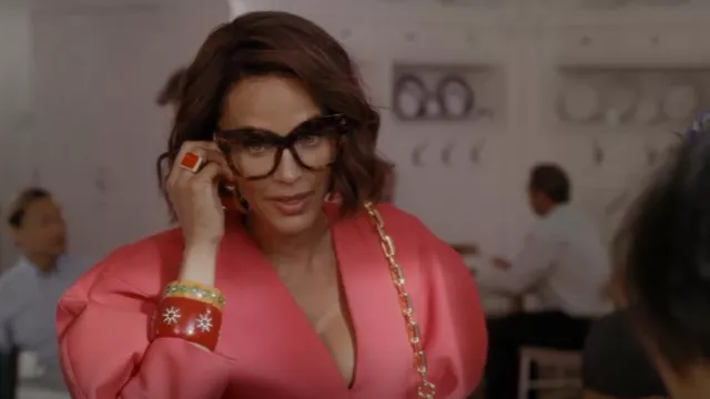 Mark Davis Cece Bangle porté par Lisa Todd Wexley (Nicole Ari Parker) comme on le voit dans And Just Like That... (S01E04)