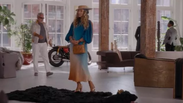 Judy Hornby Robe vintage en soie ombre portée par Carrie Bradshaw (Sarah Jessica Parker) comme on le voit dans And Just Like That... (S01E04)