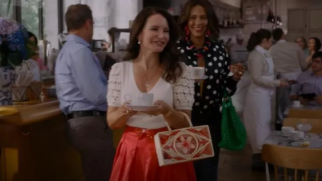 Jason Wu Collection Pintucked Cotton-Poplin Midi Skirt portée par Charlotte York (Kristin Davis) comme on le voit dans And Just Like That... (S01E04)