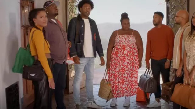 Rag & Bone Small Field Messenger Bag worn by Fay (Grasie Mercedes) as seen in Grand Crew (S02E04)