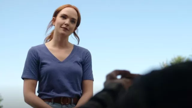 Alternative Weath­ered Slub So Low V Neck Tee worn by Maggie Sullivan (Morgan Kohan) as seen in Sullivan's Crossing (S01E02)