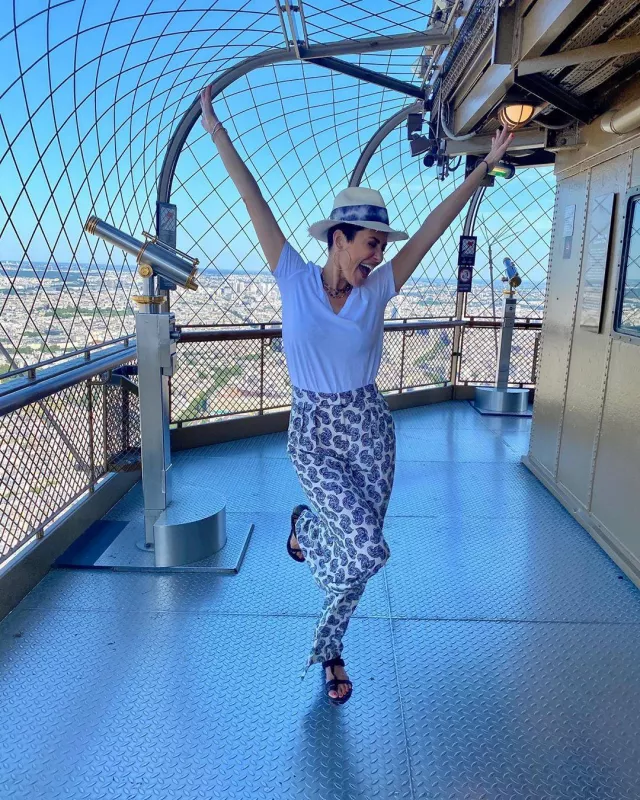 The Stella McCartney print pants worn by Cristina Córdula during her private tour of the Eiffel Tower on her Instagram account@cristinacordula