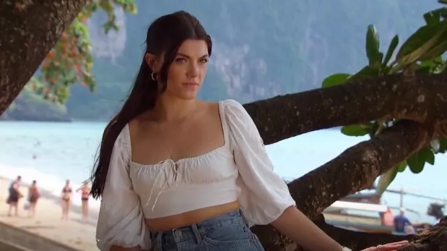 Zara Flo­ral Linen Blend Top worn by Gabi Elnicki as seen in The Bachelor (S27E10)