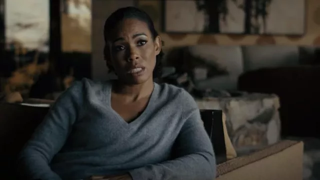 Nordstrom Cashmere Essential V-Neck Sweater worn by Aunt Louie (Angela Lewis) as seen in Snowfall (S06E06)