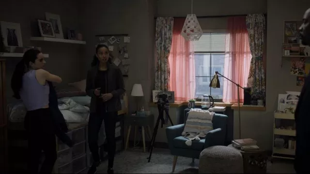 Lululemon Align Leggings worn by Maddie Redfield (Sarah Desjardins) as seen in The Night Agent (S01E03)
