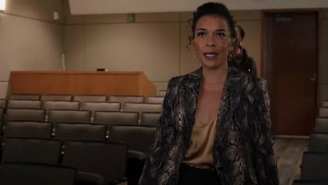 L'Agence Chamberlain Blazer worn by Dr. Pace (Diahnna Nicole Baxter) as seen in All American: Homecoming (S02E15)