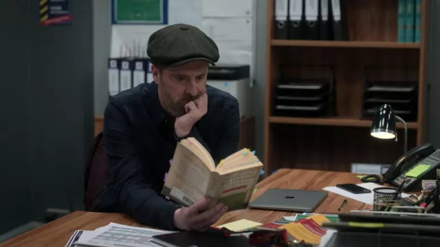 Inverting The Pyramid: The History of Soccer Tactics book by Jonathan Wilson read by Coach Beard (Brendan Hunt) in Ted Lasso (S03E03)