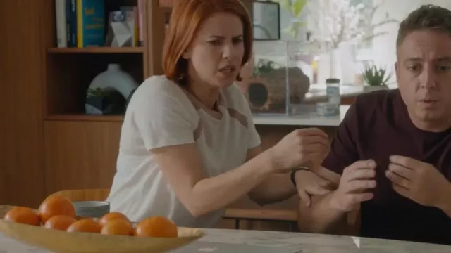 Maje Tro­ca Linen Top worn by Anne Carlson (Danielle Kind) as seen in Workin' Moms (S07E13)