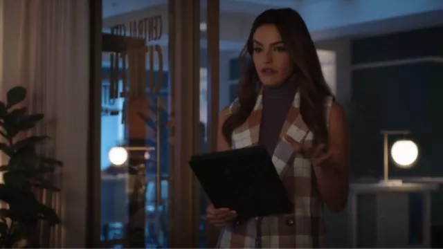 Hutch Long­line Vest worn by Allegra Garcia (Kayla Compton) as seen in The Flash (S09E07)
