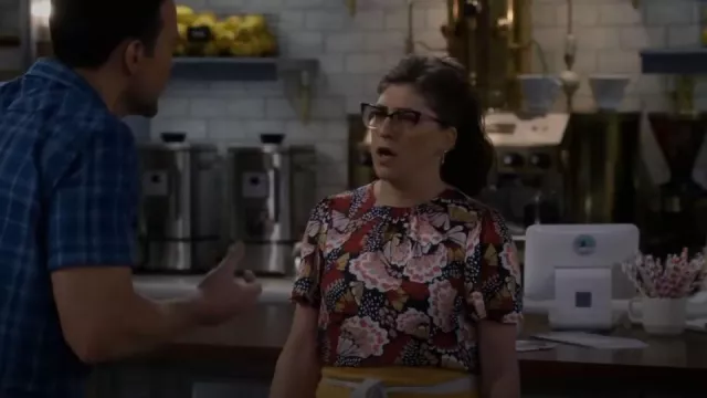 Boden Flutter Sleeve Top worn by Kat (Mayim Bialik) as seen in Call Me Kat (S03E19)
