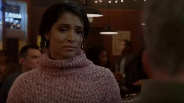 Point Marled Boxy Turtleneck worn by Stella Kidd (Miranda Rae Mayo) as seen in Chicago Fire (S11E17)