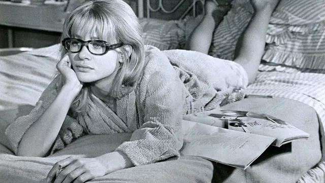 Anteojos usados por Polly Bendel (Judy Geeson) como se ve en The Executioner