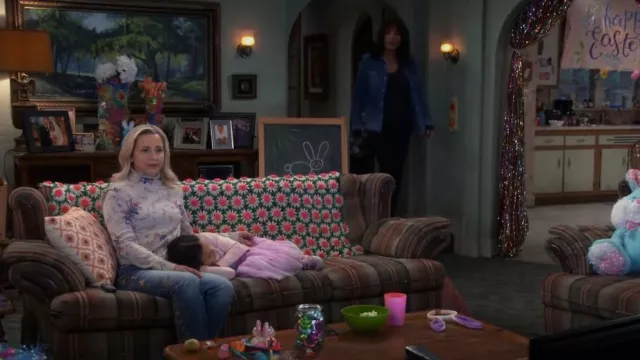 Joie Robbia Floral-print Long-sleeve Wool-cashmere Sweater worn by Becky Conner-Healy (Lecy Goranson) as seen in The Conners (S05E19)