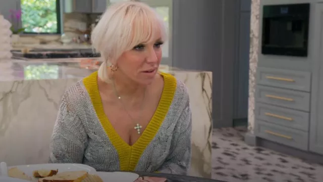 Rag & Bone Emma Cropped V-Neck Sweater worn by Margaret Josephs as seen in The Real Housewives of New Jersey (S13E09)