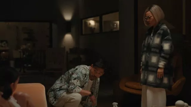 Gestuz Ri­ni Checked Shack­et worn by Amy Lau (Ali Wong) as seen in BEEF (S01E06)