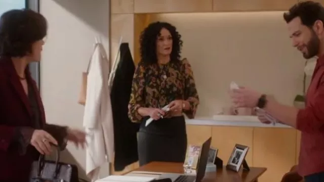 Wilfred Lilith Blouse Artist Print Prairie Blouse worn by Francey (Rosa Arredondo) as seen in So Help Me Todd (S01E17)
