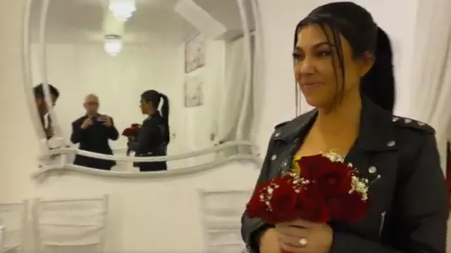 Veste de moto cloutée Saint Laurent Heart portée par Kourtney Kardashian comme on le voit dans 'Til Death Do Us Part: Kourtney And Travis (S01E01)