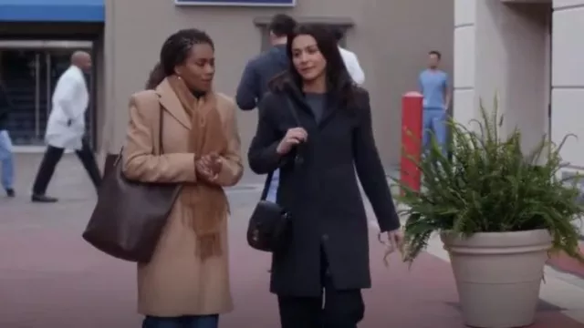 Iro Mack­aye Sin­gle-Breast­ed Coat worn by Dr. Maggie Pierce (Kelly McCreary) as seen in Grey's Anatomy (S19E14)