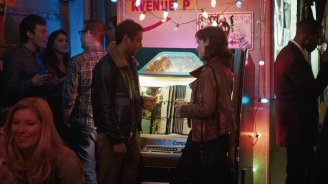 Bombardier de Dev dans Master of None
