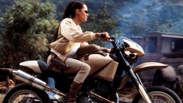 The Suzuki DR 650 SE of Angelina Jolie in Lara Croft - Tomb Raider 2 : The cradle of life