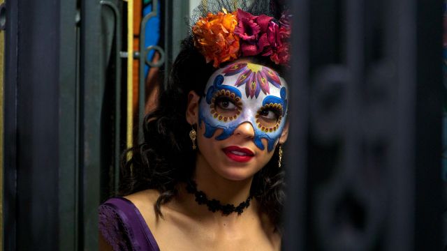 The mask in papier maché of the "day of the dead" Estrella (Stephanie Sigman) in Spectrum