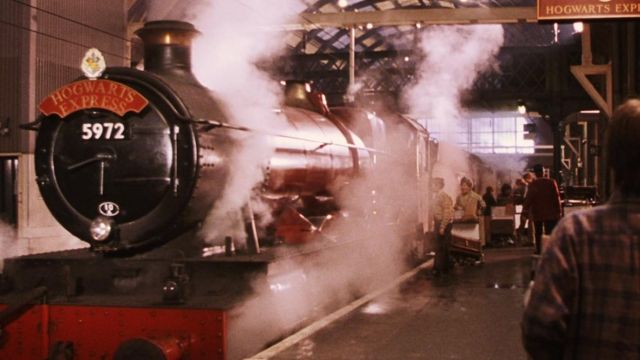 L'authentique train "The Jacobite" qui sert de décor au Poudlard Express dans Harry Potter à l'école des sorciers