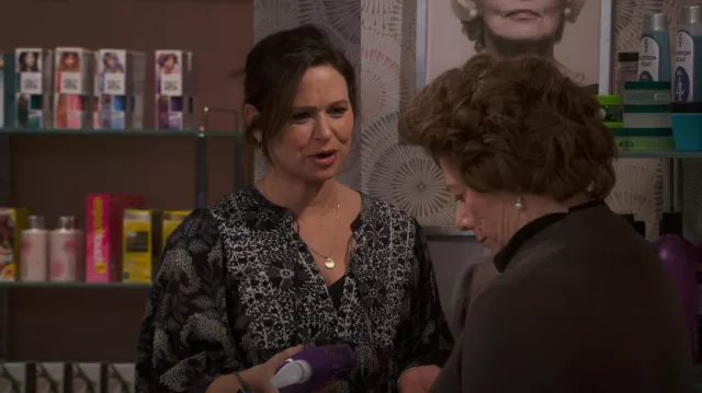 Robe à cravate à imprimé floral Ba&sh portée par Jen (Katie Lowes) comme on le voit dans How We Roll (S01E04)