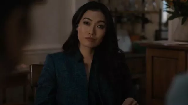 Veronica Beard Wilshire Houndstooth Dickey Veste portée par Emma Hill (Catherine Haena Kim) vue dans The Company You Keep (S01E08)