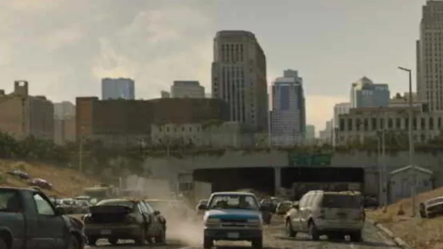 Airport Tunnel in Calgary as The blocked highway tunnel in Kansas City in The Last of Us TV series locations (S01E04)