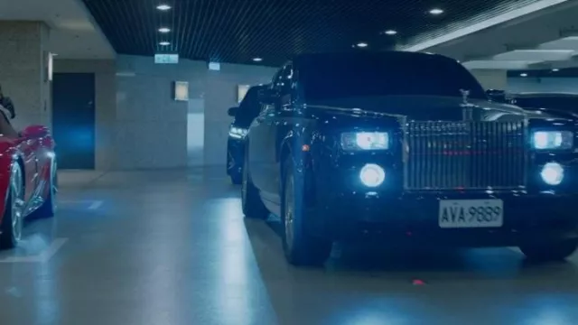 2004 Rolls-Royce Phantom as seen in Assassin movie