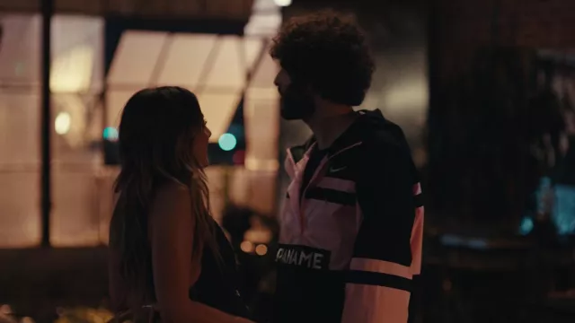 Nike « Paname » Paris Saint-Germain Veste à capuche tissée en rose portée par Dave (Lil Dicky) comme vu dans DAVE (S03E04)