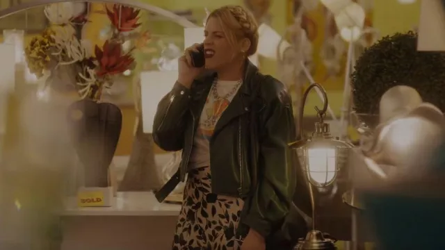 Re Done Carried Away Tee worn by Darby (Busy Philipps) as seen in Single Drunk Female (S02E09)