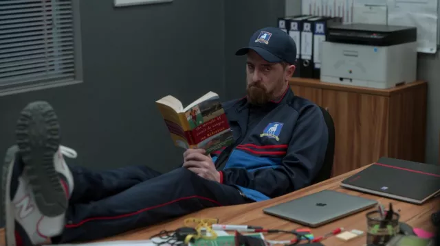 New Balance 515 Zapatillas usadas por Coach Beard (Brendan Hunt) como se ve en Ted Lasso (S03E01)